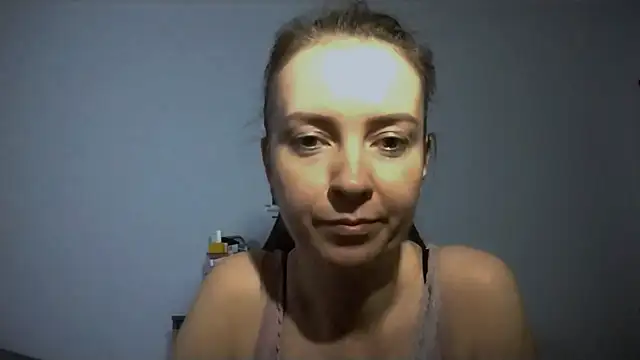 JenniferAlone webcam