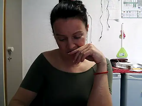 LoveNBloom webcam