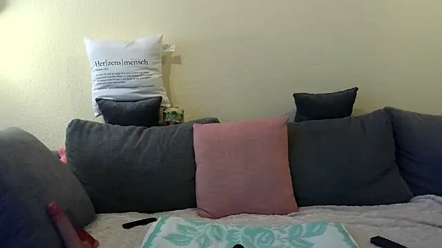 SweetButterflyKiss webcam