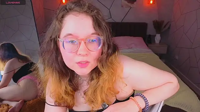 Aleks-casterrr live cam on StripChat