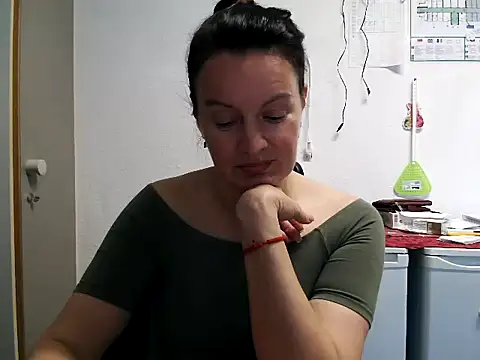 LoveNBloom webcam