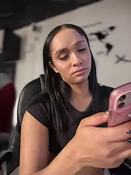 Isabella-Teen webcam