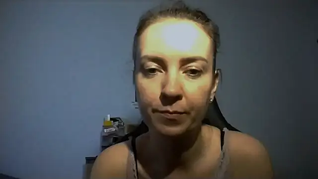 JenniferAlone webcam