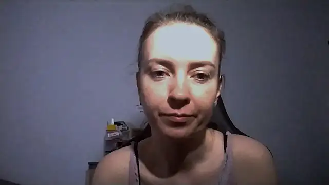 JenniferAlone webcam