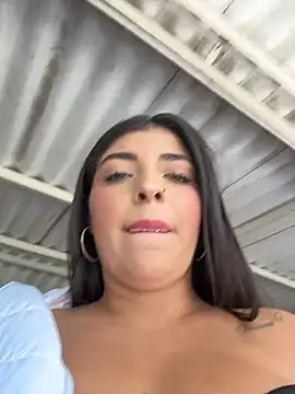 Isaa-Sweet webcam