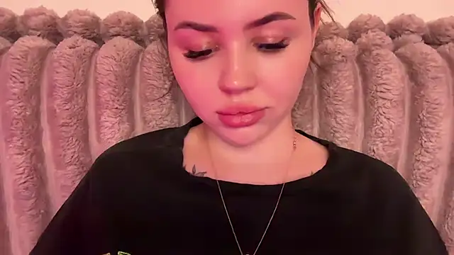 AlmaryKim webcam