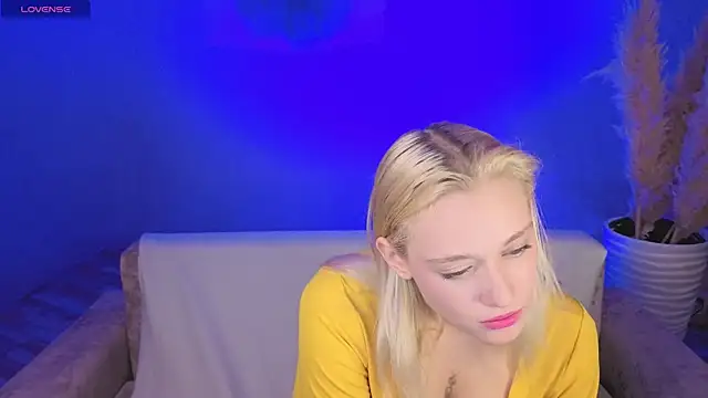 KaraLiin webcam