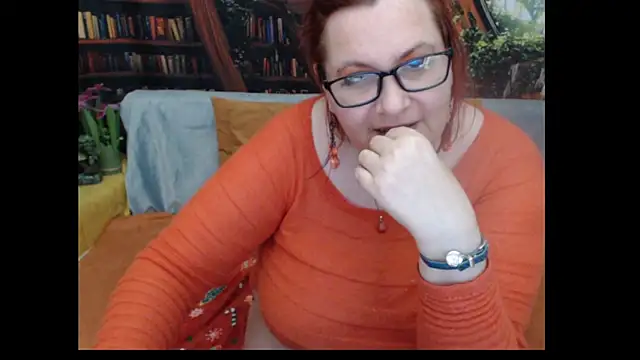 PlayfullMature webcam
