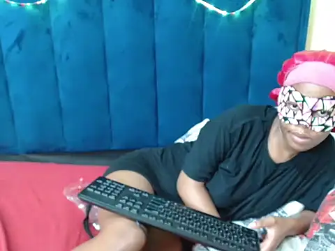 HotCreamyTea webcam