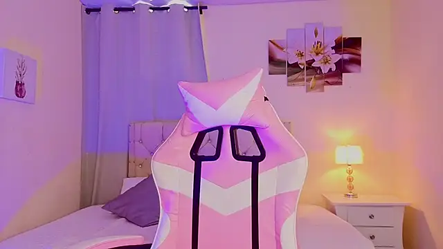 naomifire_ webcam