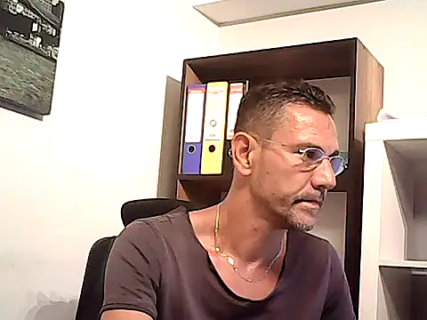mastercharisma35 (Ask my age) - like tips pls. ı stand up for you.. okey