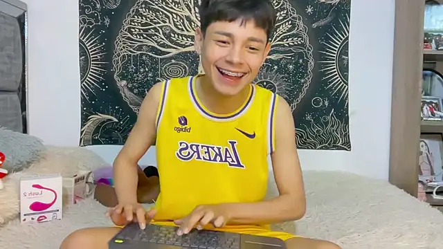 Bldavioro45 - Male webcam sex chat