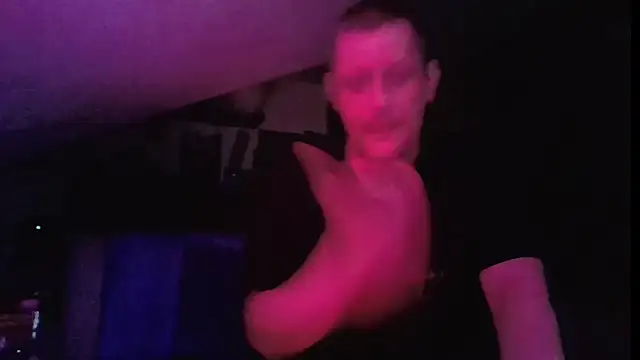 Bigthroaterboy webcam