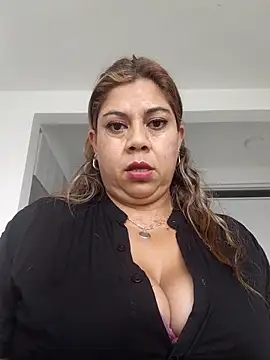Laura-Hernandez webcam