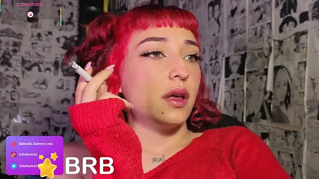 NickiYoung webcam