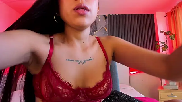 CarolineFyre webcam