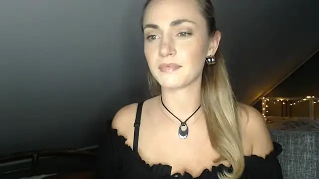 ScarlettSensitive webcam