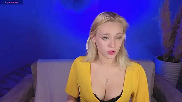 KaraLiin webcam