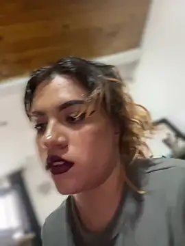 NikkiNix webcam