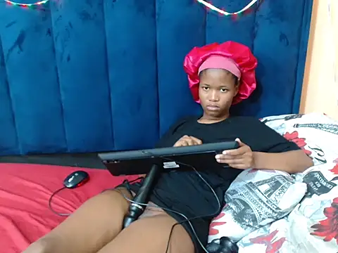HotCreamyTea webcam