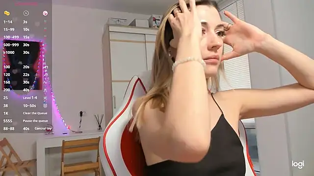 HotCarolineXO webcam
