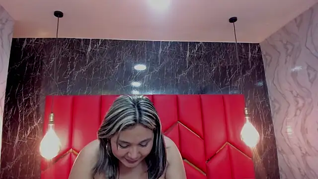 LatinaHoleQueen webcam