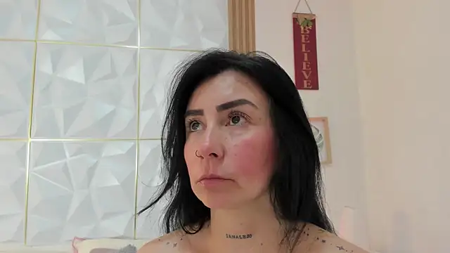 Anniee_333 webcam