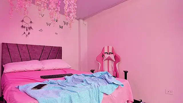 NahomyEvans webcam