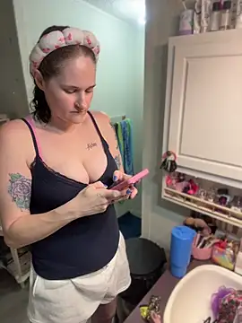 lolabunny9 (F milf) - 3 days til my freedom