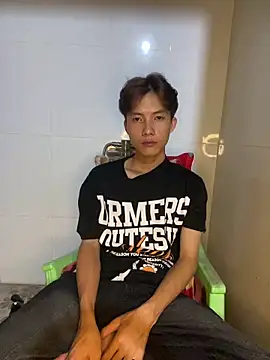 Nguyencuong1999 live sex cam