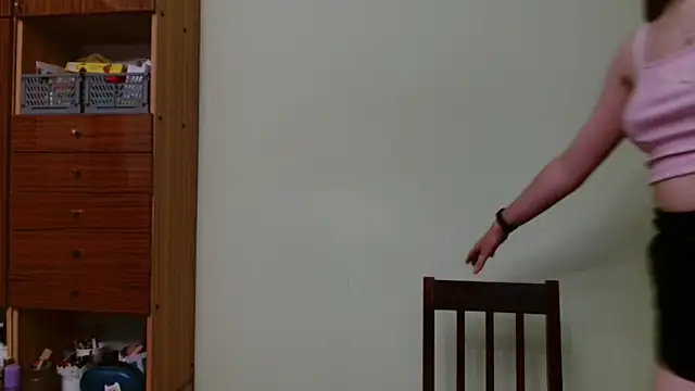 LooveELLYx webcam