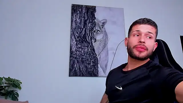 Santos_ramirez1 live cam on StripChat