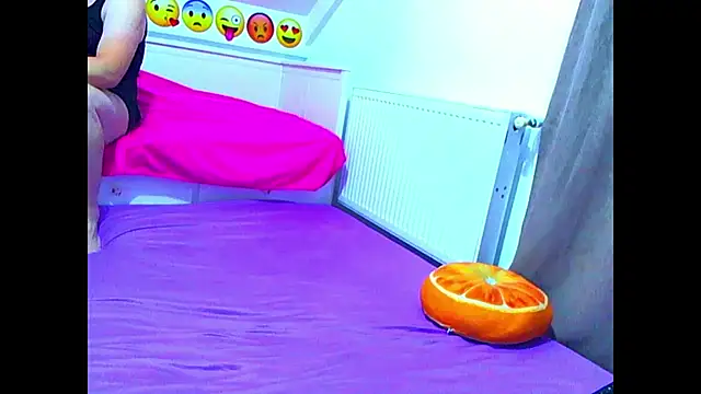 evehotty (Ask my age) - show tits