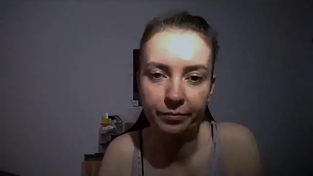 JenniferAlone webcam