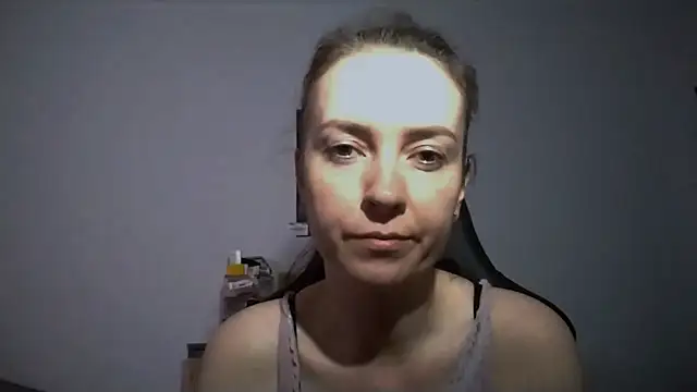 JenniferAlone webcam