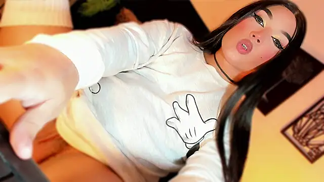 Model: misstreslatin
