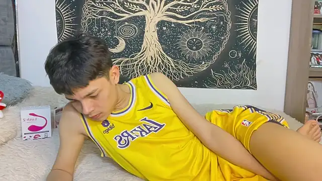 Bldavioro45 - Male webcam sex chat
