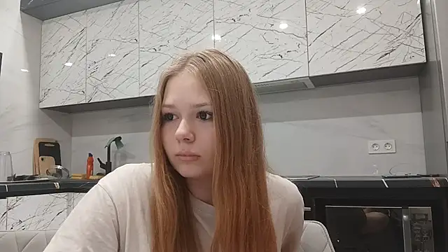 KarinaBestie webcam