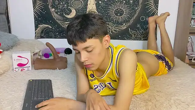 Bldavioro45 - Male webcam sex chat