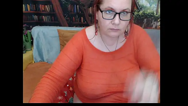 PlayfullMature webcam