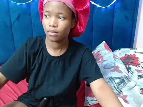 HotCreamyTea webcam