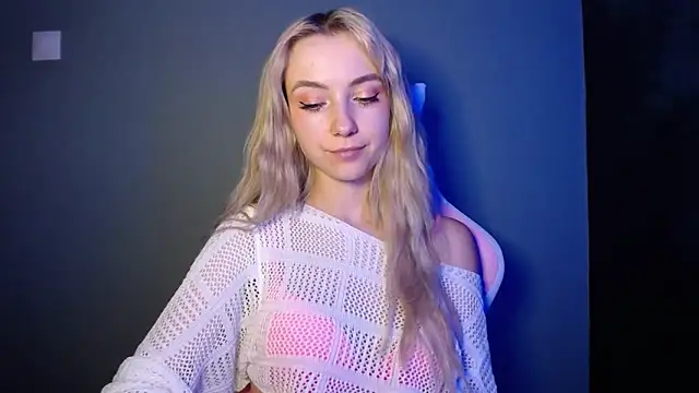 LuciaYoung webcam