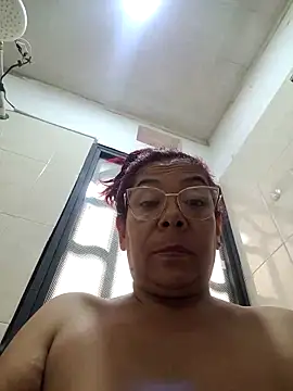 Scarlet_curly8a webcam