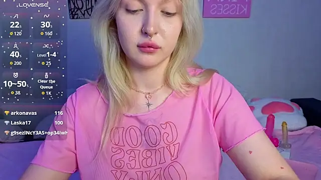 BlondieSummer webcam