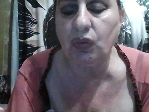 LoaqLovew webcam