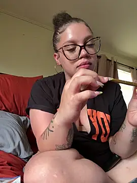 QueenNuttCollector webcam