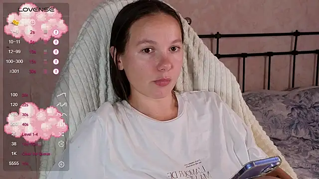 lil_luna_x webcam