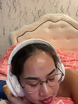 Ponthip webcam