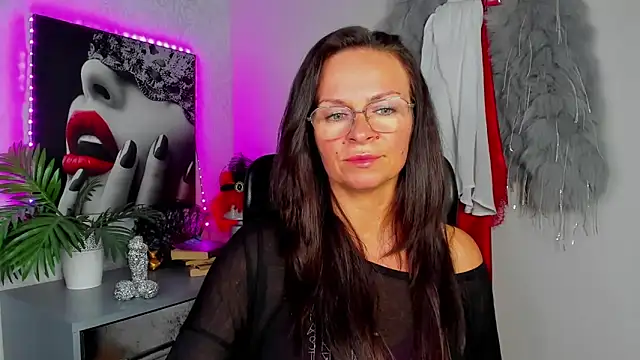 HelenLuxx webcam