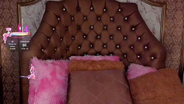 SoffiQueen webcam